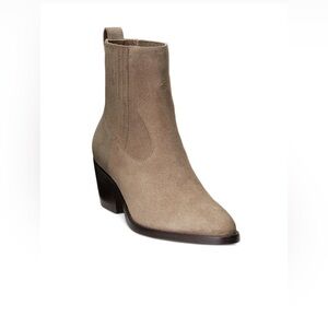 Racquel Womens Pointed Toe Leather Booties. Note: Wrong Box